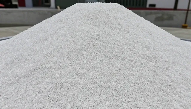 聚乙烯原料在不同温度下的性能表现与使用注意事项